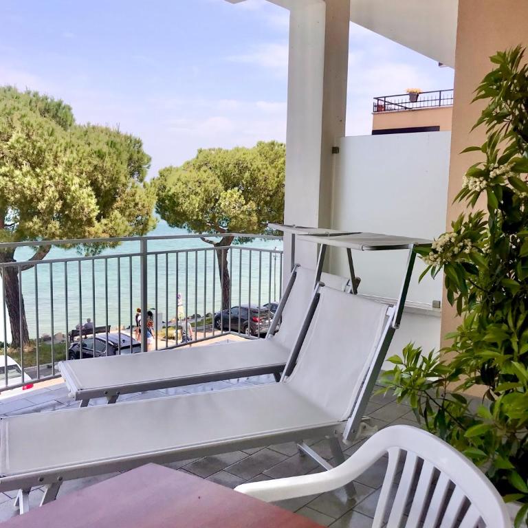 Casa Martori Lake View Rooms - Camera Matrimoniale Deluxe con Balcone e Vista Mare - 7