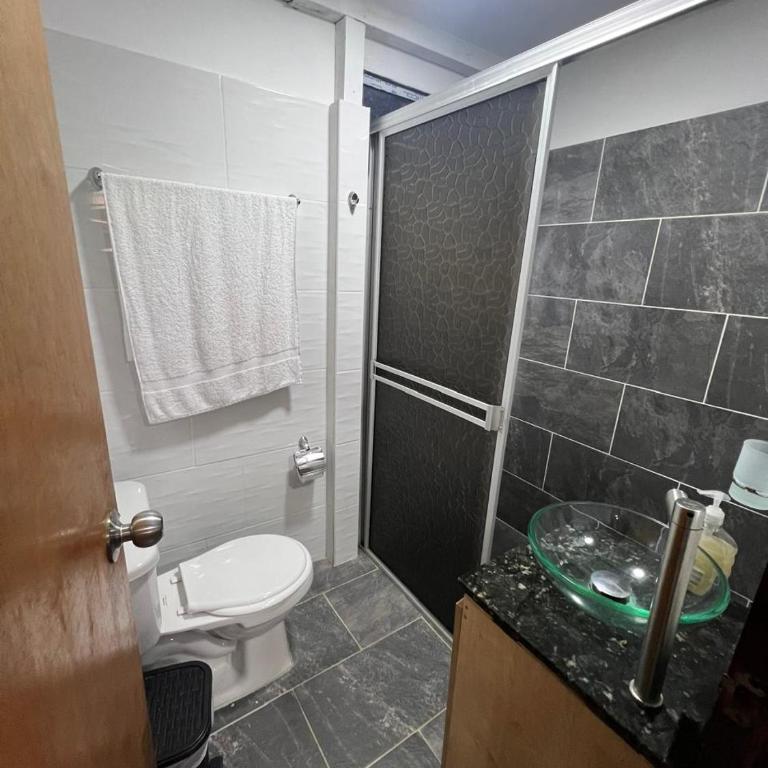 Cabaña Las Flores en Guatapé con Jacuzzi y Jardín cerca a la Piedra del Peñol - Chalet - 7