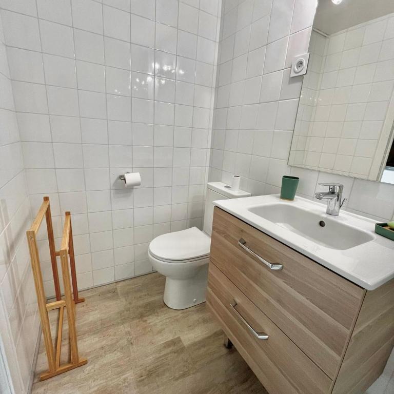 Studio avec cuisine, salle de bain et garage privé proximité 24h - Doppelzimmer - 6