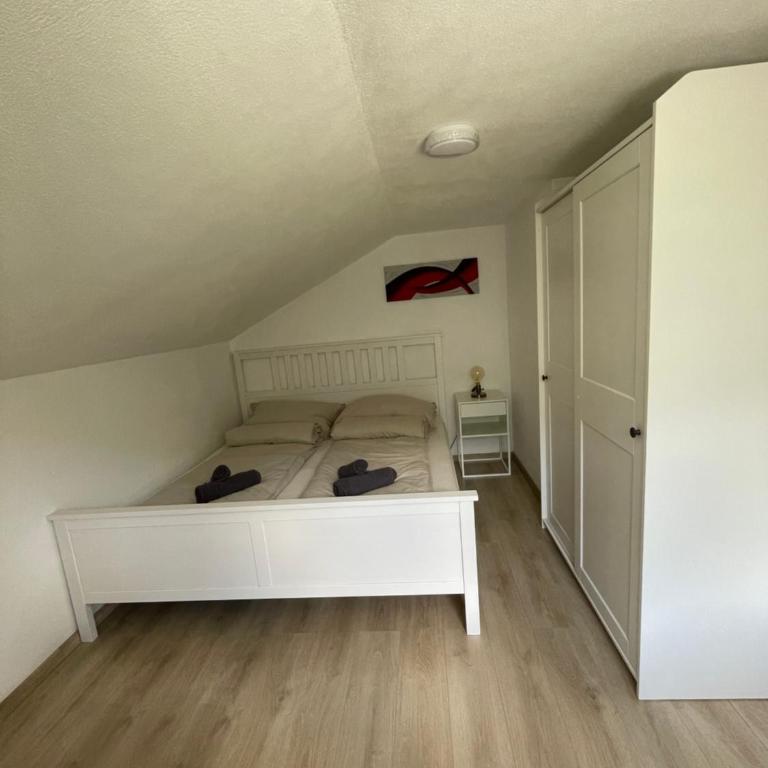 Dark Sky TWO - One-Bedroom House - 4