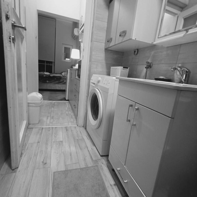 Cosy Central Studio Jana - One-Bedroom Apartment - 29