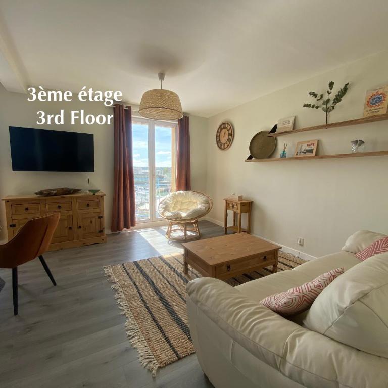 Établissement 3 étoiles avec ASCENSEUR, 3 appartements lumineux vue port avec balcon, 200m de la mer, Wifi Fibre, tous service inclus - Appartement 1 Chambre avec Balcon - Vue sur l'Eau - 2