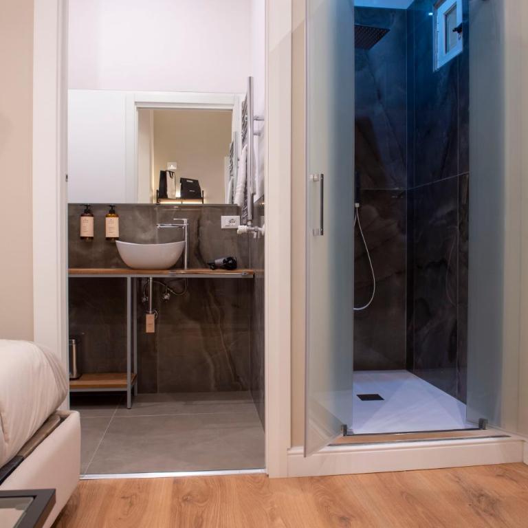 Hotel AD Suites Nazionale - Camera Matrimoniale Economy - 4