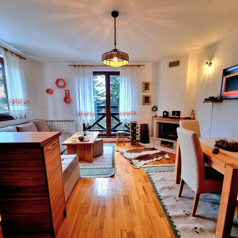 Pogled - One-Bedroom Apartment - 4