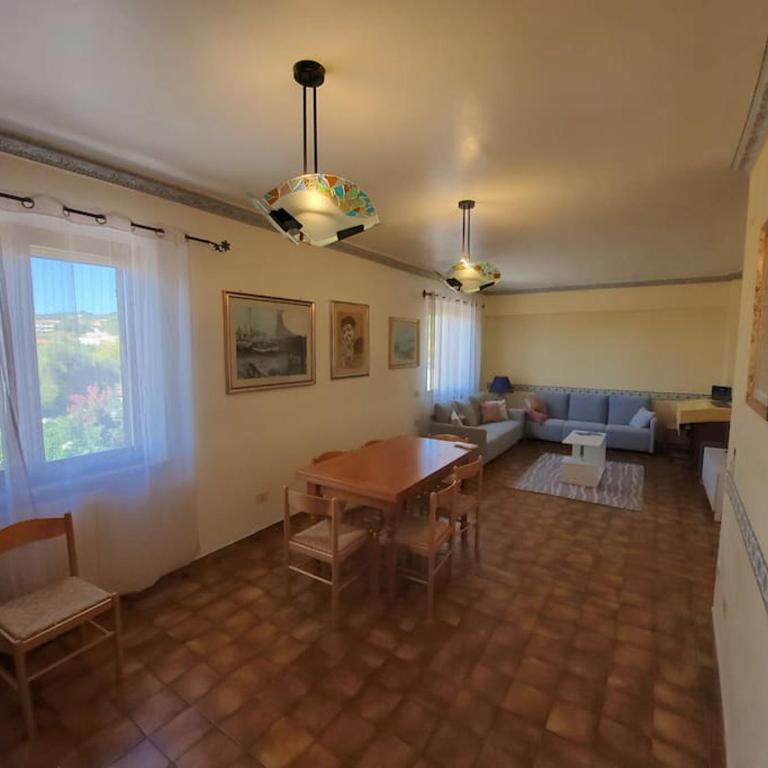 Sirolo Central Apartment - Three-Bedroom Apartment - 1