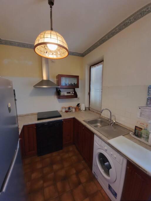 Sirolo Central Apartment - Three-Bedroom Apartment - 9