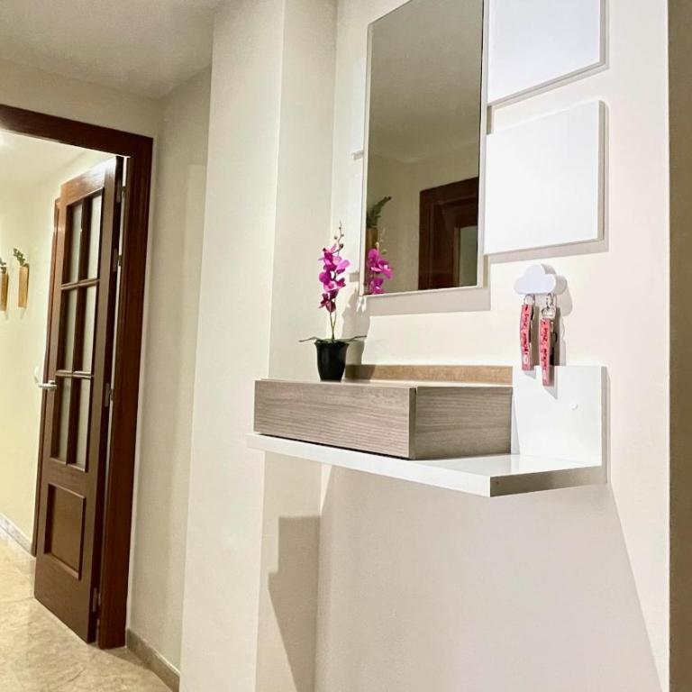 Confort a un paso del Casco Histórico, parking gratis en el mismo edificio - Apartamento de 2 dormitorios - 25