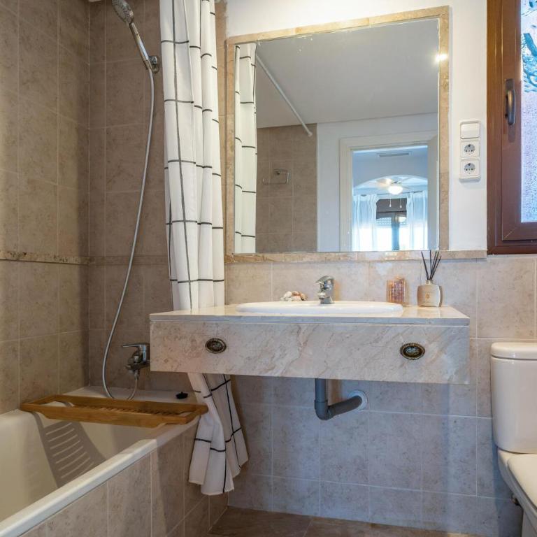 Nice Home In Estepona With Outdoor Swimming Pool - Casa Vacacional de 3 dormitorios - 8