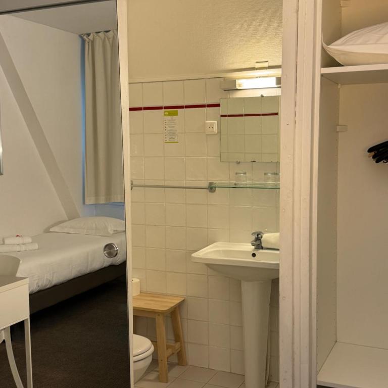 Hotel Des Grands Hommes - Bordeaux Centre - Chambre Triple - 6
