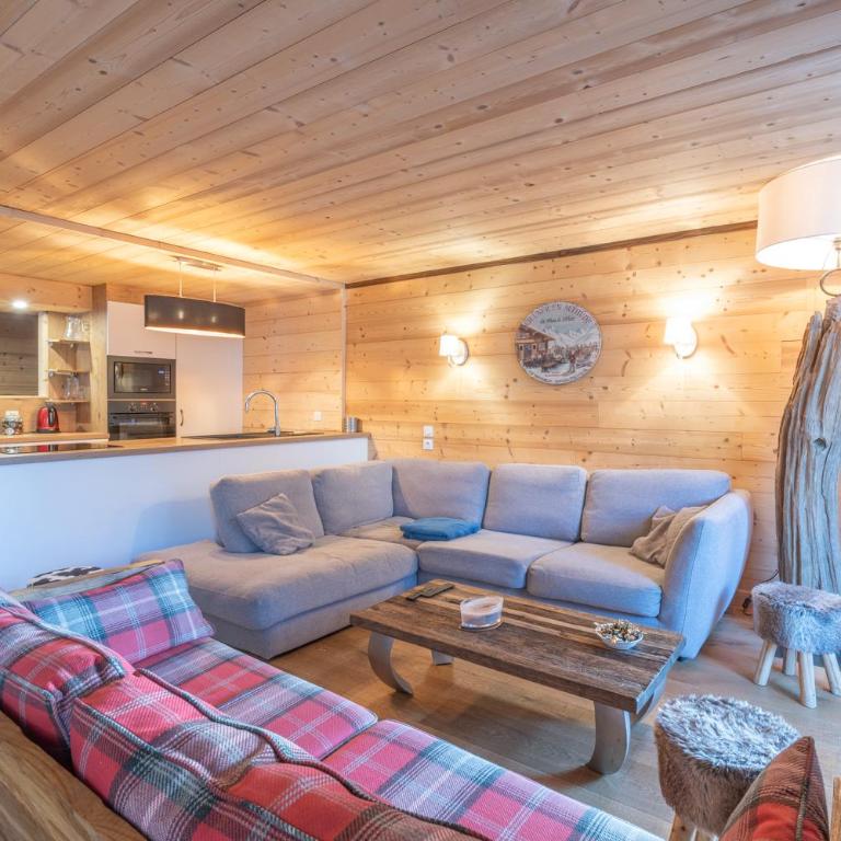 Chalet Alpe d'Huez 1850-Sea and Mountain Pleasure Avec 2 appartements- 1 Appartement 3 Chambres 8 Couchages - 3 Salles d'eau et 1 Appartement 5 Chambres 12 Couchages 5 Salles d'eau - Jacuzzi et Sauna -Pieds des Pistes et Centre - Appartement avec Balcon - 40