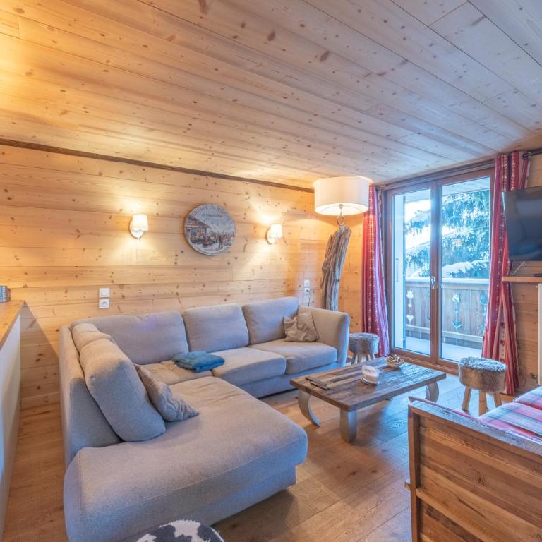 Chalet Alpe d'Huez 1850-Sea and Mountain Pleasure Avec 2 appartements- 1 Appartement 3 Chambres 8 Couchages - 3 Salles d'eau et 1 Appartement 5 Chambres 12 Couchages 5 Salles d'eau - Jacuzzi et Sauna -Pieds des Pistes et Centre - Appartement avec Balcon - 8
