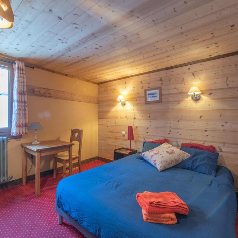 Chalet Alpe d'Huez 1850-Sea and Mountain Pleasure Avec 2 appartements- 1 Appartement 3 Chambres 8 Couchages - 3 Salles d'eau et 1 Appartement 5 Chambres 12 Couchages 5 Salles d'eau - Jacuzzi et Sauna -Pieds des Pistes et Centre - Appartement avec Balcon - 75