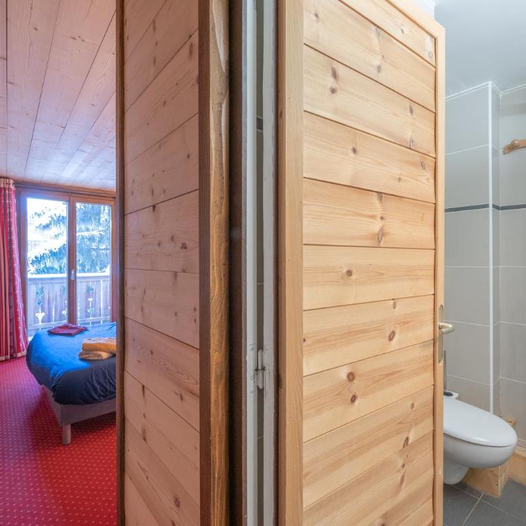 Chalet Alpe d'Huez 1850-Sea and Mountain Pleasure Avec 2 appartements- 1 Appartement 3 Chambres 8 Couchages - 3 Salles d'eau et 1 Appartement 5 Chambres 12 Couchages 5 Salles d'eau - Jacuzzi et Sauna -Pieds des Pistes et Centre - Appartement avec Balcon - 80