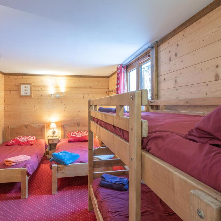 Chalet Alpe d'Huez 1850-Sea and Mountain Pleasure Avec 2 appartements- 1 Appartement 3 Chambres 8 Couchages - 3 Salles d'eau et 1 Appartement 5 Chambres 12 Couchages 5 Salles d'eau - Jacuzzi et Sauna -Pieds des Pistes et Centre - Appartement avec Balcon - 87