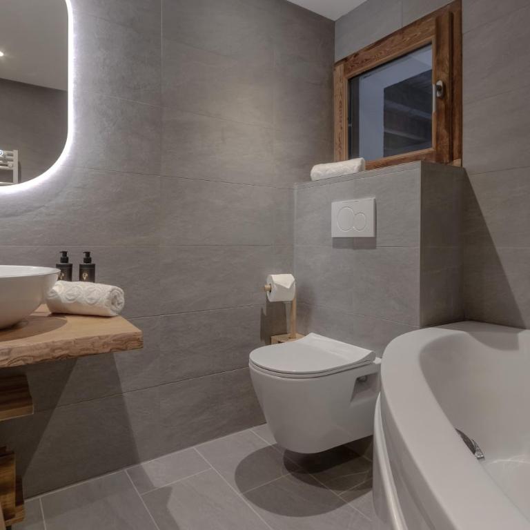 Chalet des Eaux Rousses -Renove -Prive - Vues 360 Mont Blanc - Chalet - 31
