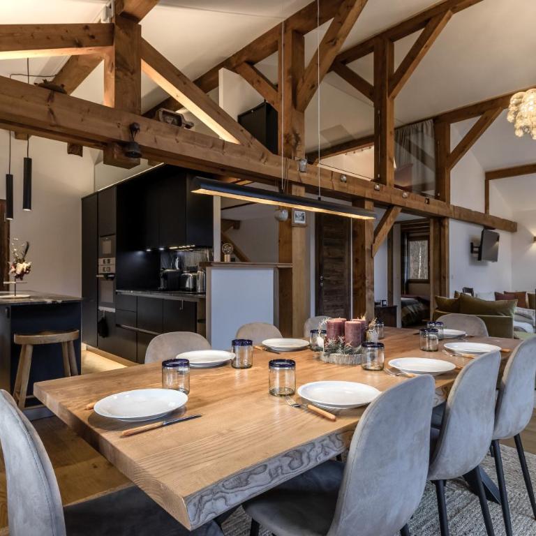 Chalet des Eaux Rousses -Renove -Prive - Vues 360 Mont Blanc - Chalet - 2