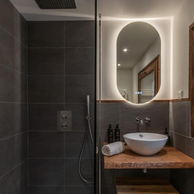 Chalet des Eaux Rousses -Renove -Prive - Vues 360 Mont Blanc - Chalet - 47