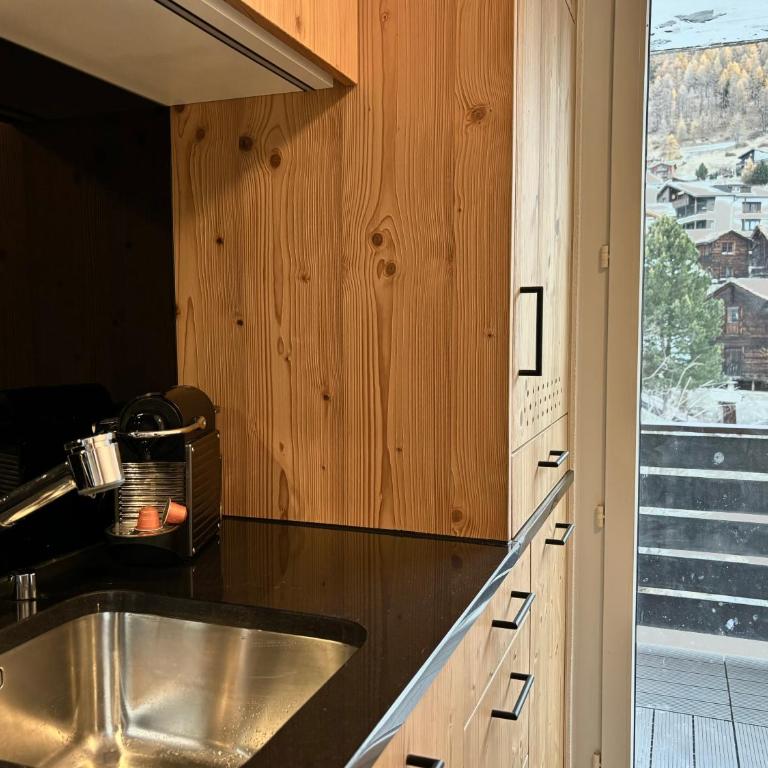 Chalet Lärchenheim, central SaasFee close to AlpinExpress - Apartment mit 2 Schlafzimmern und Balkon - 3