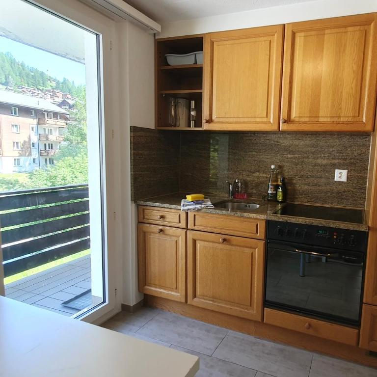 Chalet Lärchenheim, central SaasFee close to AlpinExpress - Apartment mit 2 Schlafzimmern und Terrasse - 11