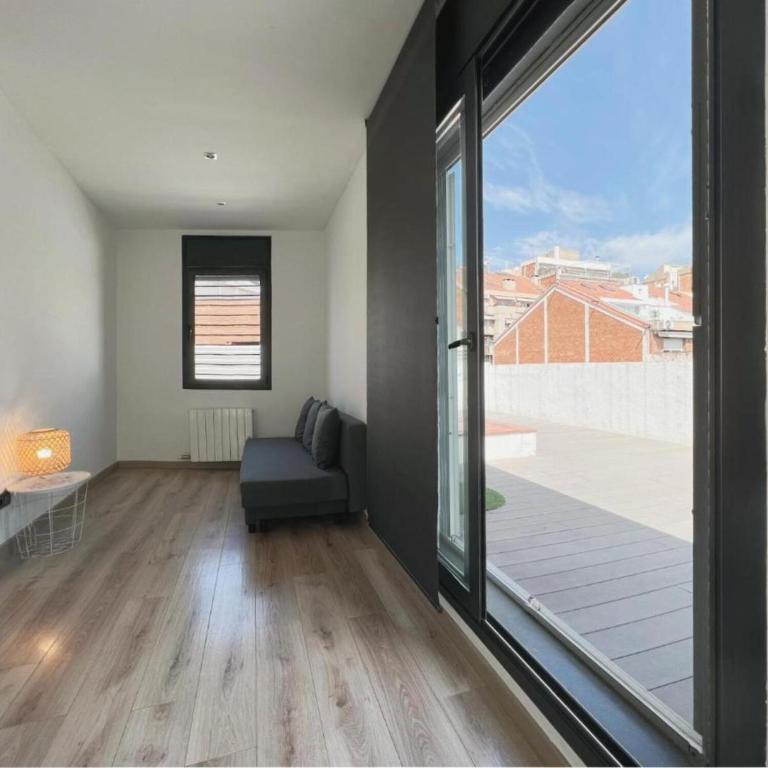 Penthouse with amazing terrace, 9p 3bd - Three-Bedroom Apartment - 14