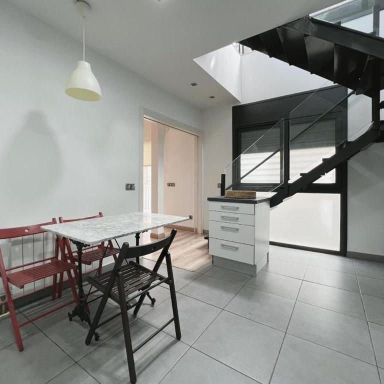 Penthouse with amazing terrace, 9p 3bd - Three-Bedroom Apartment - 21