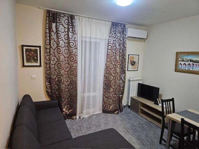 Suit 38 - Apartman sa 1 Spavaćom Sobom - 3