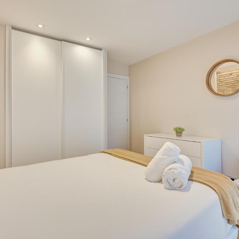 Edificio Joya by Clabao - Deluxe One-Bedroom Apartment - 10