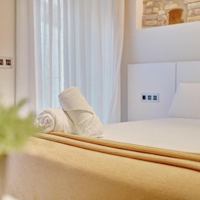 Edificio Joya by Clabao - Deluxe One-Bedroom Apartment - 11