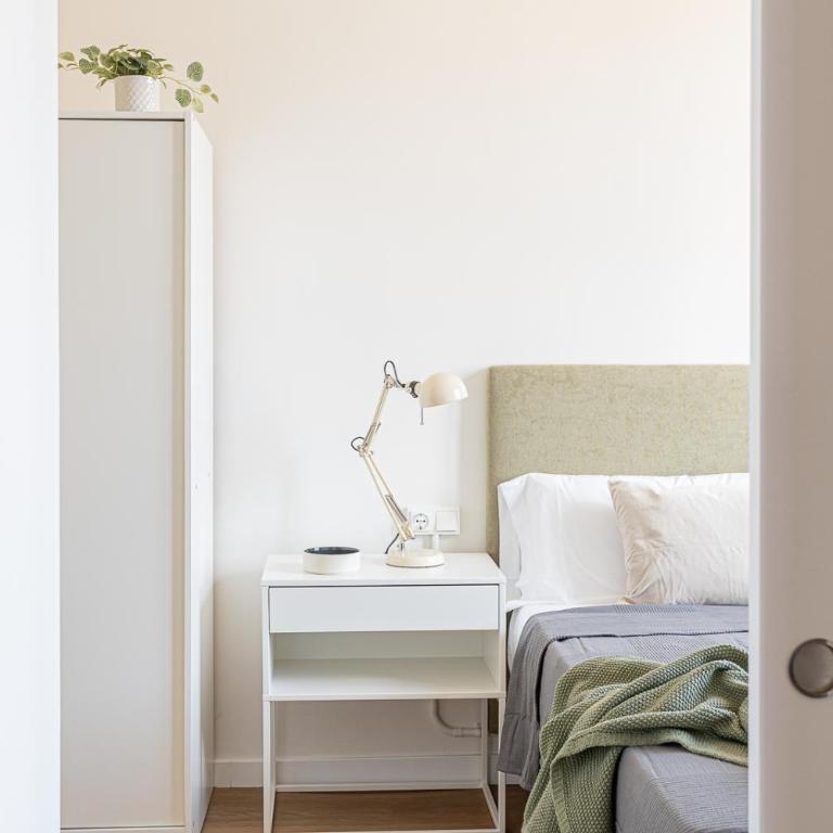 Modern 1 bedroom apartments near Parallel - One-Bedroom Apartment - 35