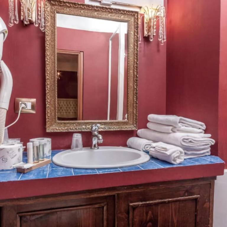 Imperial GuestHouse - Suite King con Vasca Idromassaggio - 10