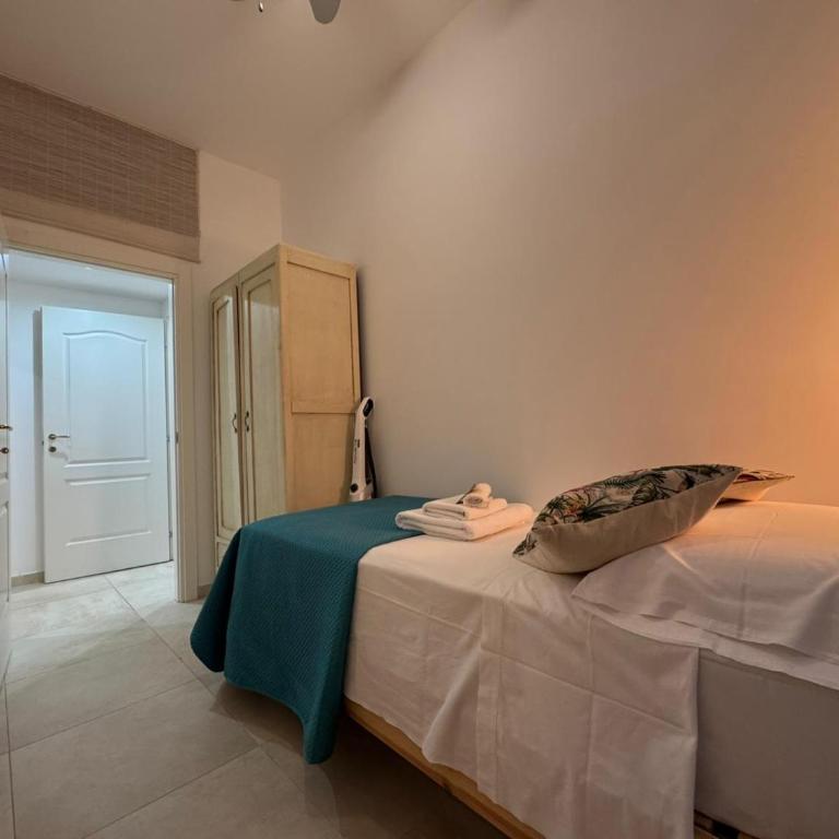 Warm Hideaway in Vibrant Tuscolano - Two-Bedroom Apartment - 15