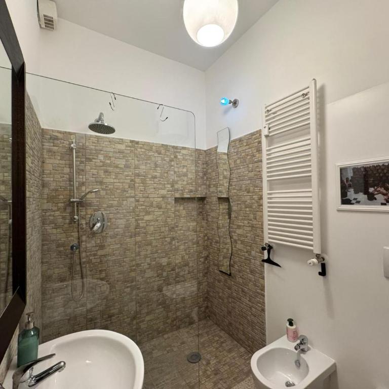 Warm Hideaway in Vibrant Tuscolano - Two-Bedroom Apartment - 16