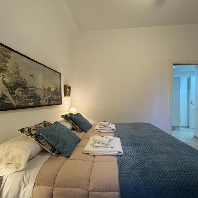 Warm Hideaway in Vibrant Tuscolano - Two-Bedroom Apartment - 19
