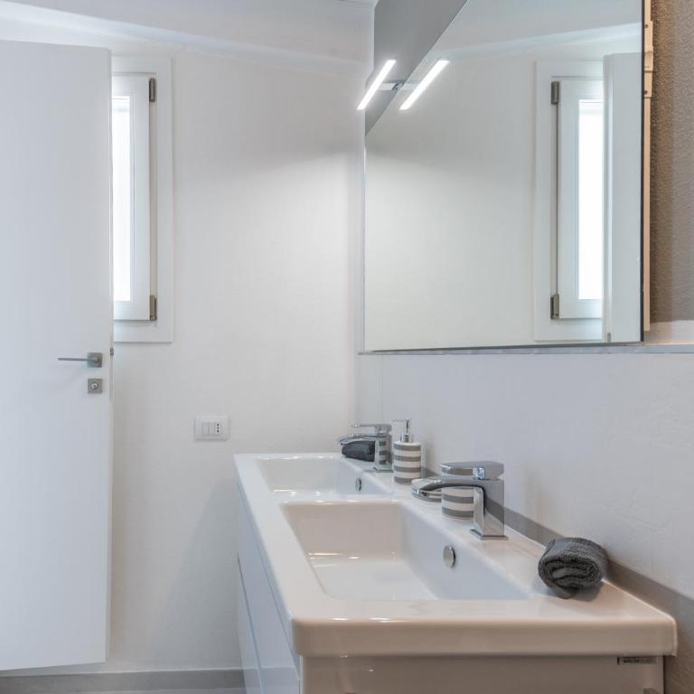 Capo Norax chambre de luxe avec jacuzzi à 250m de la mer - Camera Matrimoniale Deluxe - 9