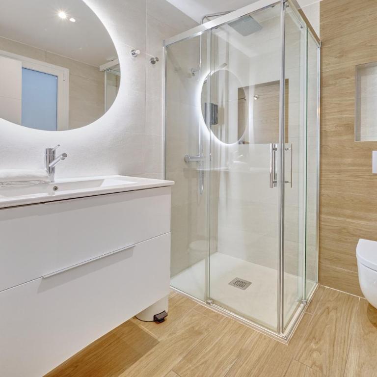 Edificio Joya by Clabao - Three-Bedroom Deluxe Apartment - 5