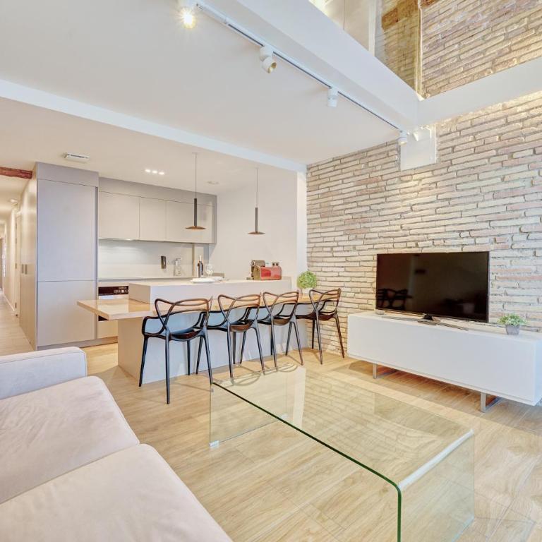 Edificio Joya by Clabao - Three-Bedroom Deluxe Apartment - 1