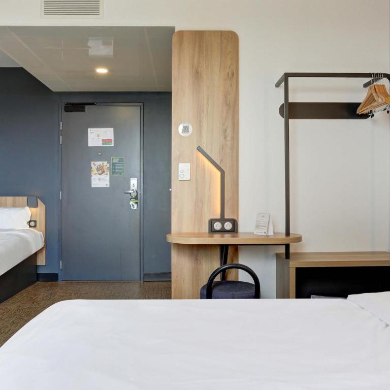 B&B HOTEL Reims Croix Blandin - Chambre Quadruple - 7