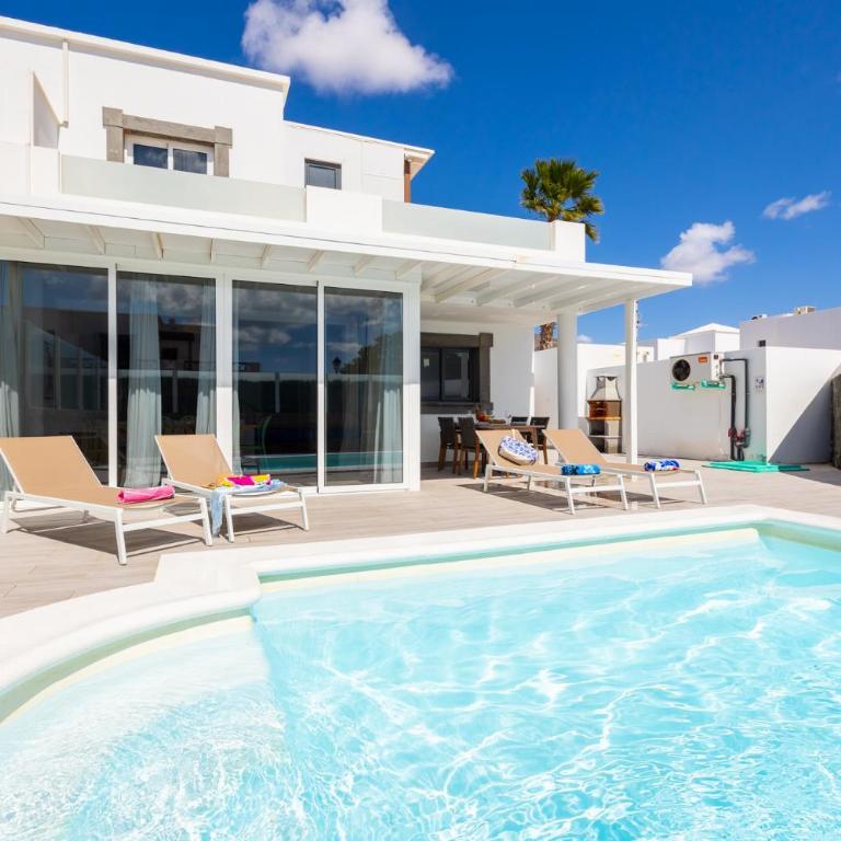 Villa Oscar - Three-Bedroom Villa - 4