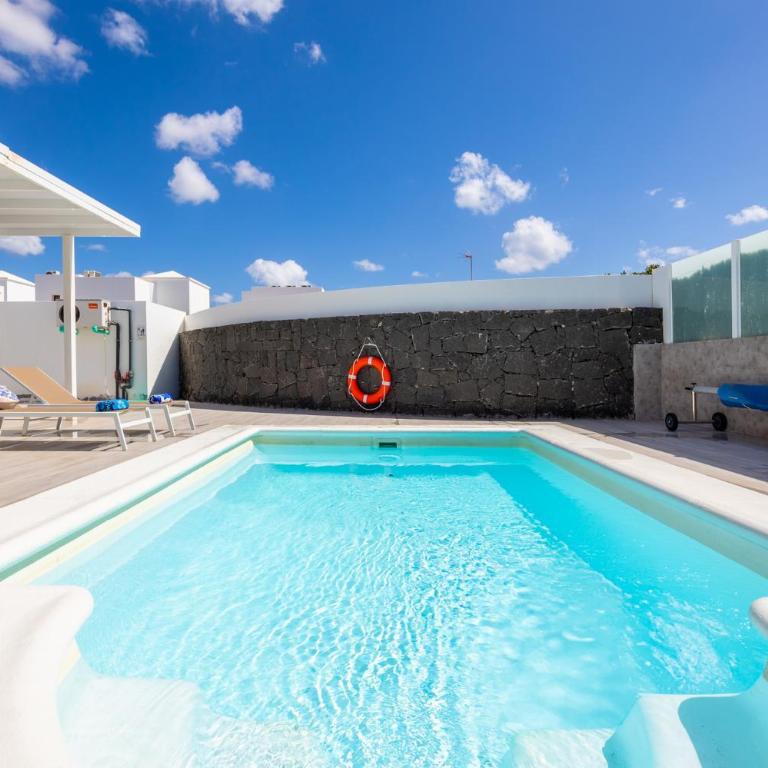 Villa Oscar - Three-Bedroom Villa - 9