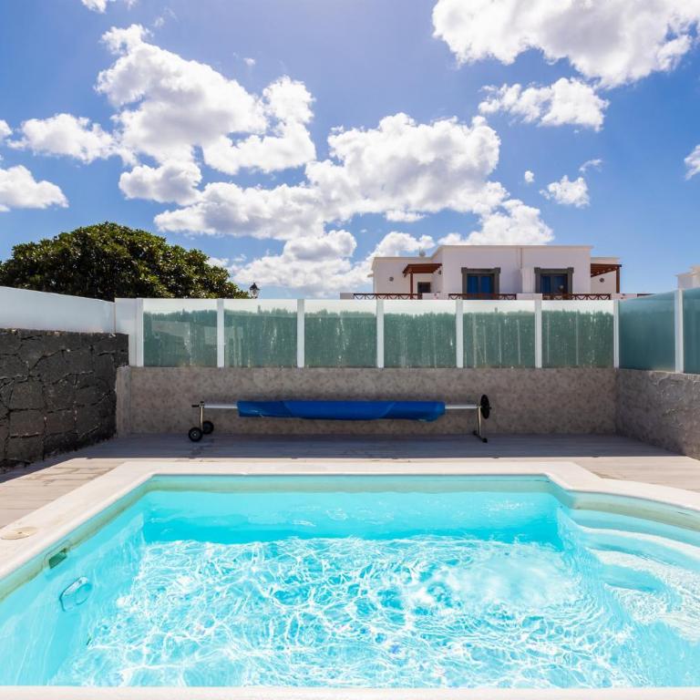 Villa Oscar - Three-Bedroom Villa - 33