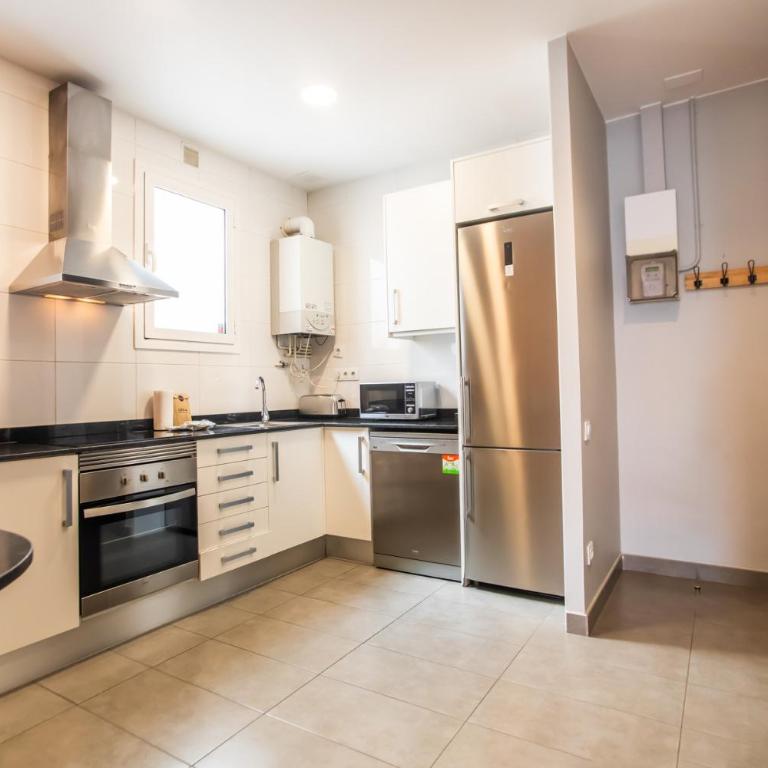 34MAL1078- New&Bright 2BR Apt near Sagrada Familia - Two-Room Apartment - 2
