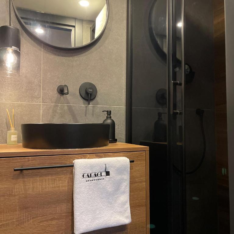 Garage Apartments - Studio - na Više Nivoa - 24