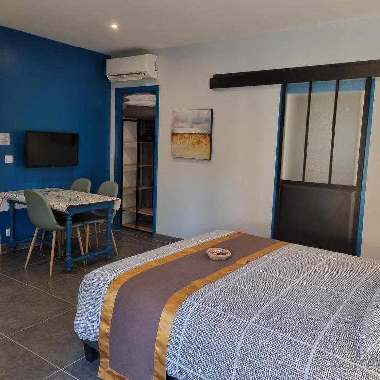 Le Clos de la Canéda - Family Double Room - 33
