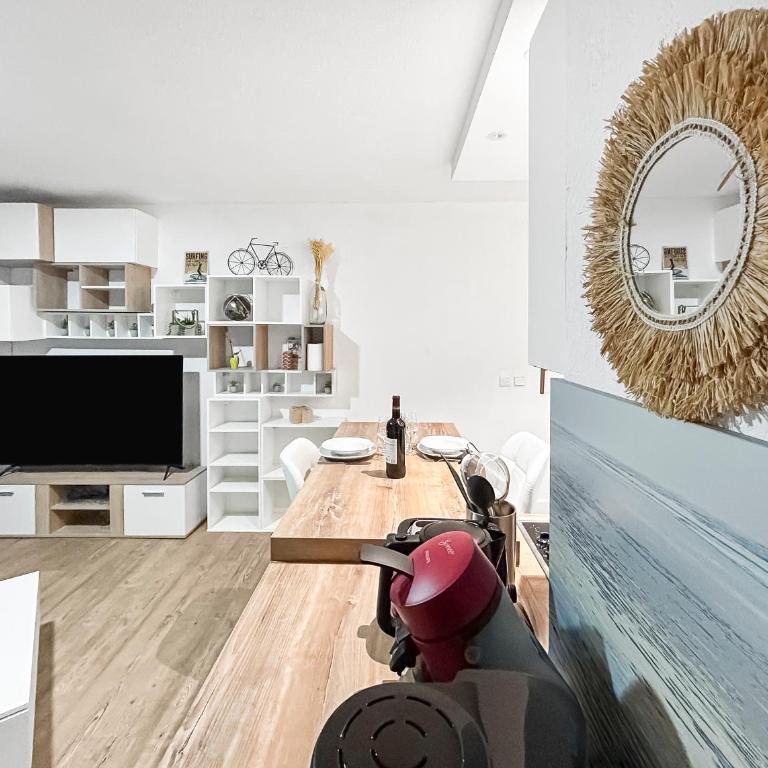 T2 35m2 clim, piscine, balcon et parking privé à 2 pas du port Santa Lucia - Apartment mit 1 Schlafzimmer - 5