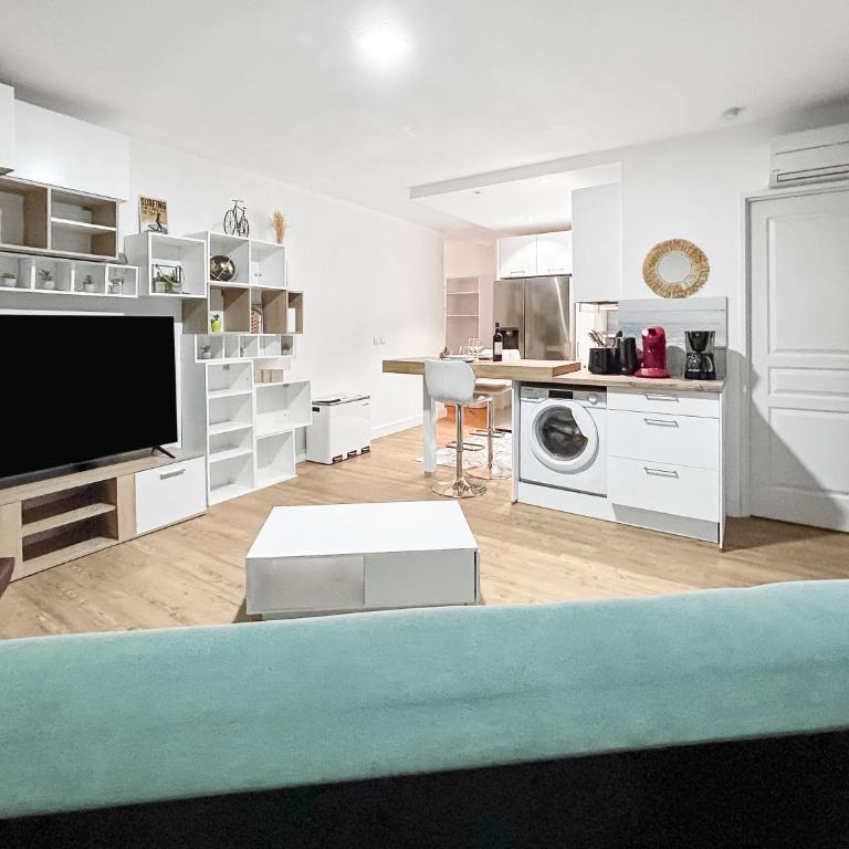 T2 35m2 clim, piscine, balcon et parking privé à 2 pas du port Santa Lucia - Apartment mit 1 Schlafzimmer - 6