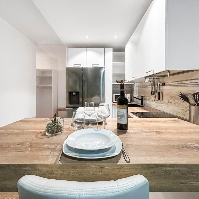 T2 35m2 clim, piscine, balcon et parking privé à 2 pas du port Santa Lucia - Apartment mit 1 Schlafzimmer - 10