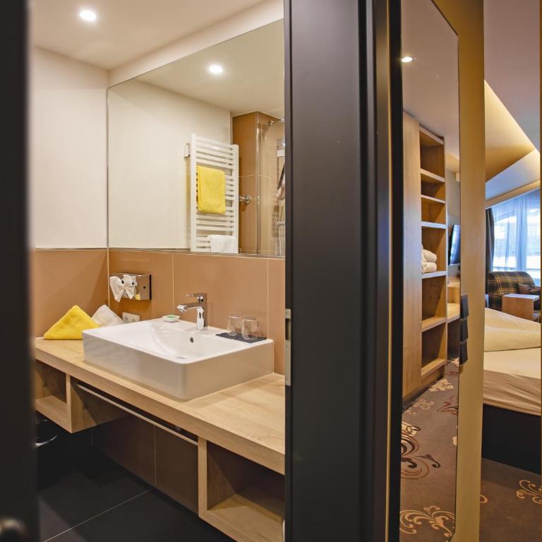 Hotel Bergruh - Superior Doppelzimmer - 7