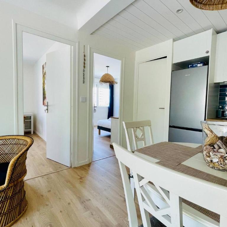 L Escapade Rochelaise - Wifi & Balcon - Appartement 3 Chambres avec Balcon - 51