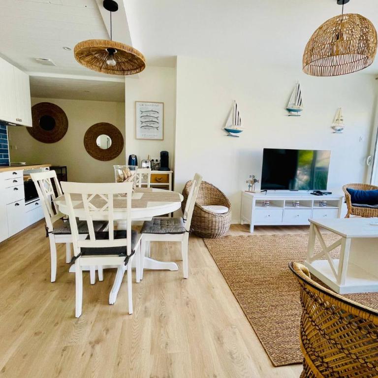 L Escapade Rochelaise - Wifi & Balcon - Appartement 3 Chambres avec Balcon - 52