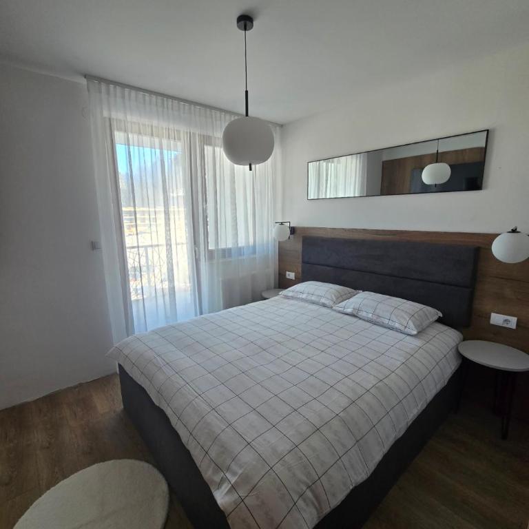 Lu and Ma - One-Bedroom Apartment - 10